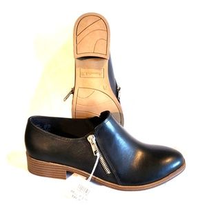 Ankle boots with low heel